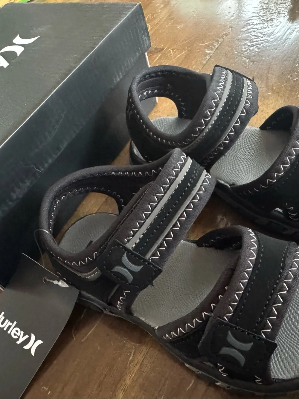 Hurley Loni-T Toddler Kids Black and Gray Adjustable Strap Sandals size 9 NEW!